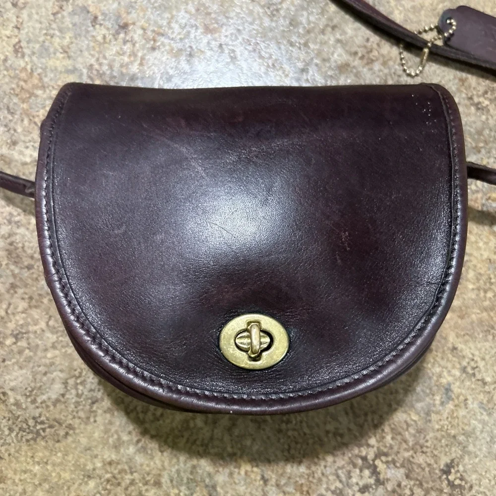 Vintage Leather Coach Bag Brown Mohagony Turnlock 0221-223 Shoulder Crossbody